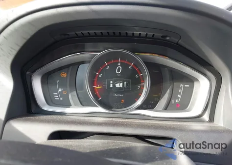 2017 Volvo Xc60 T5 Inscription z USA, uszkodzony, nr VIN YV440MDU1H2148967